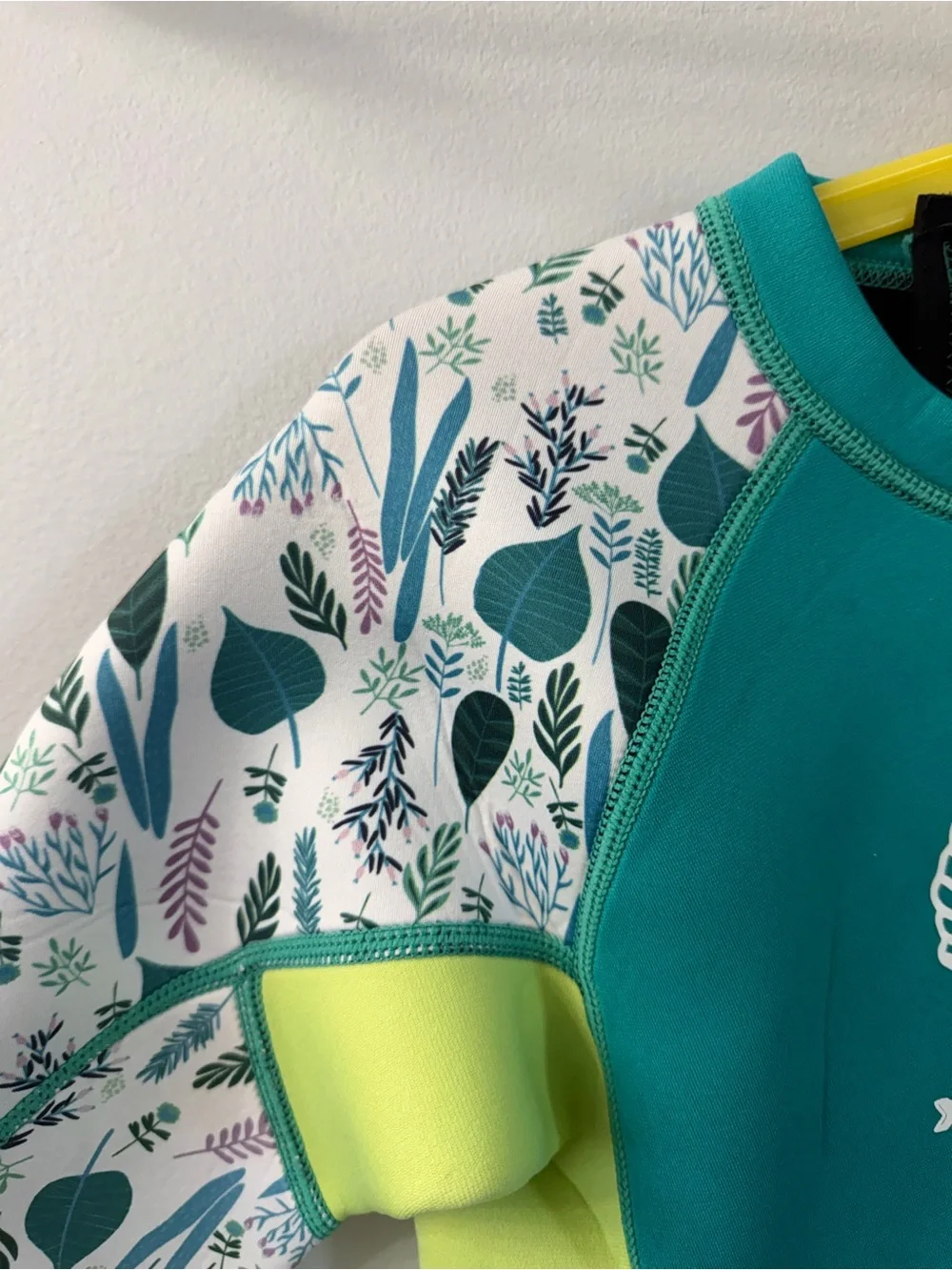 Dive & Sail X-Manta Kids Teal Shell-Print Full 2.5mm Neoprene Wetsuit XXL